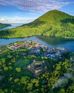 10 tempat wisata di Banda Neira yang wajib kalian kunjungi.