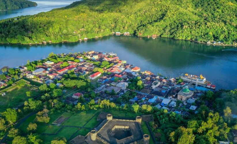 10 Tempat Wisata di Banda Neira yang Wajib Dikunjungi