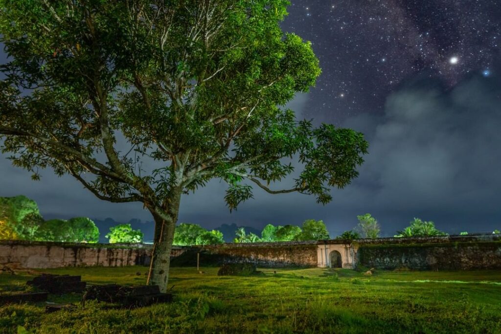 benteng nassau banda neira