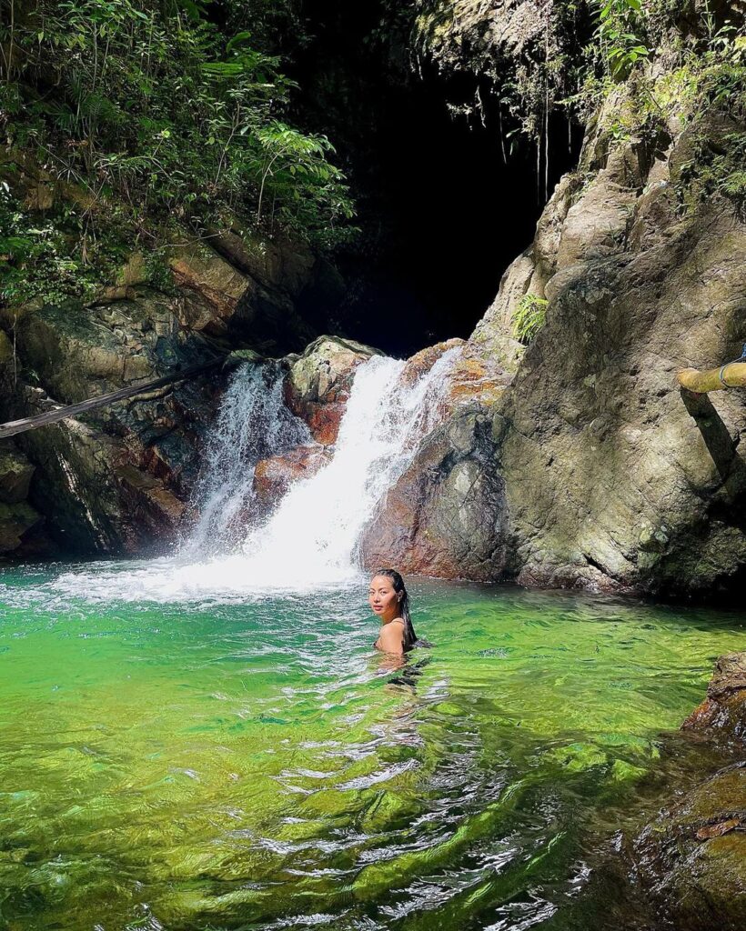 air terjun desa waai