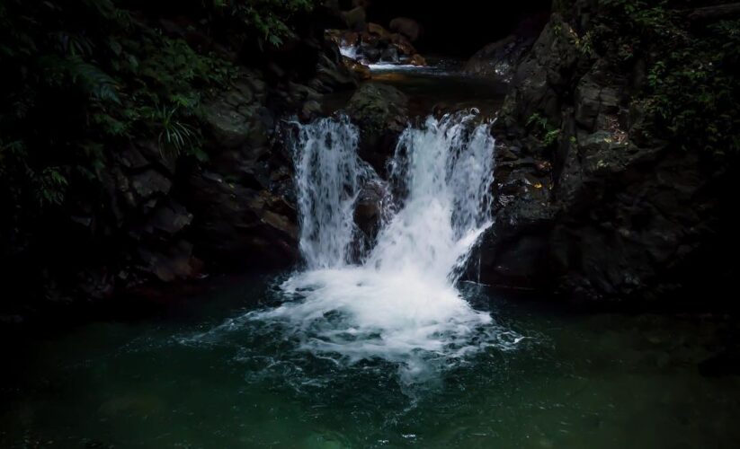 Air Terjun Negeri Waai di Maluku Tengah